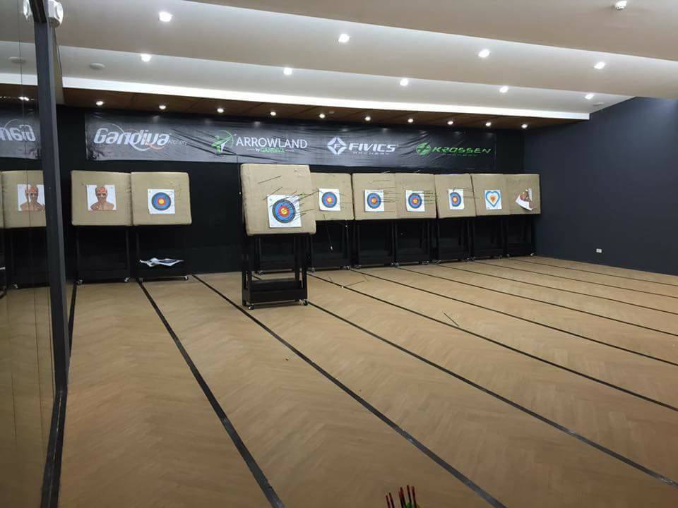 Arrowland archery range panorama showing targets with Gandiva, FIVICS and Krossen banners